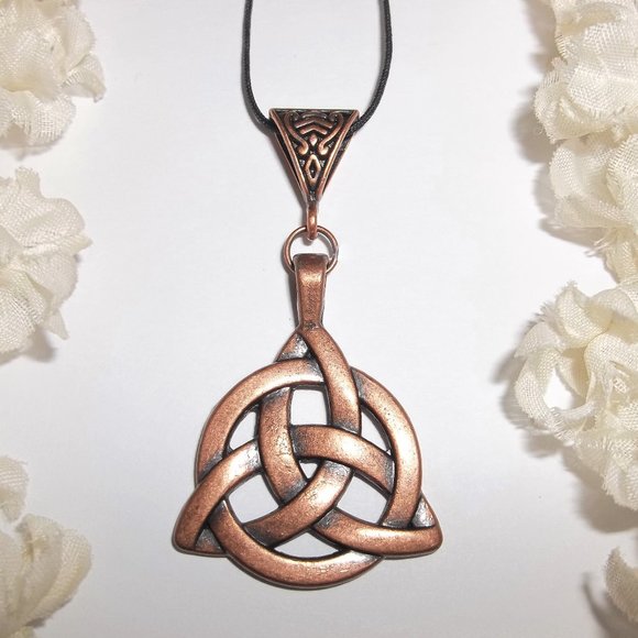 Celtic Knot Triquetra Necklace Pendant Charm Red Copper Adjustable Length C569 - Picture 1 of 9